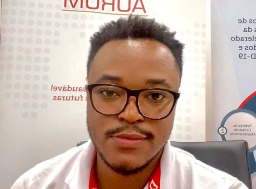 Fundação Aurum pharmacist passionate about his profession 